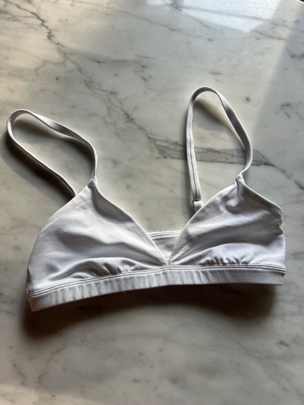 Aritzia contour bra white